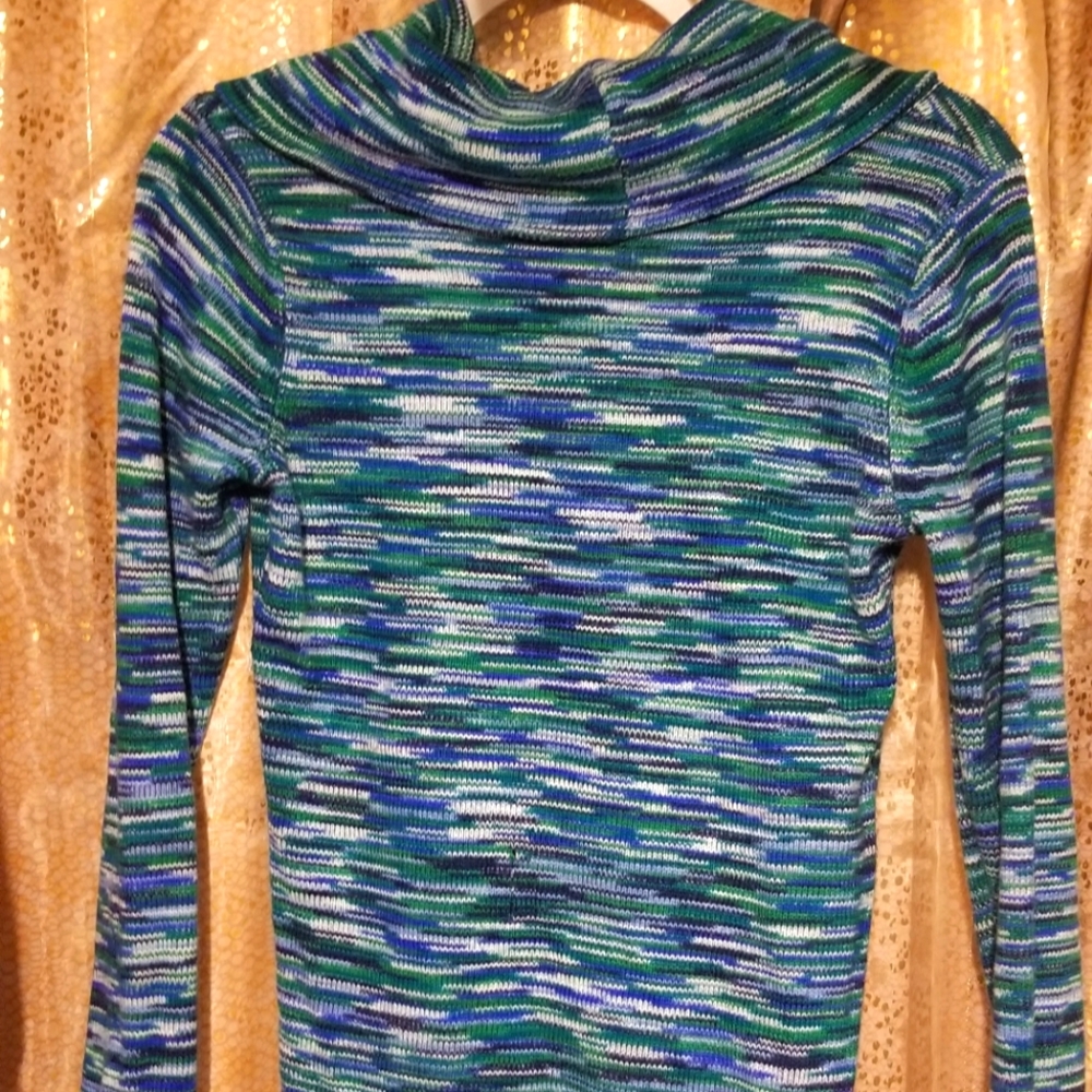 Limited mockneck